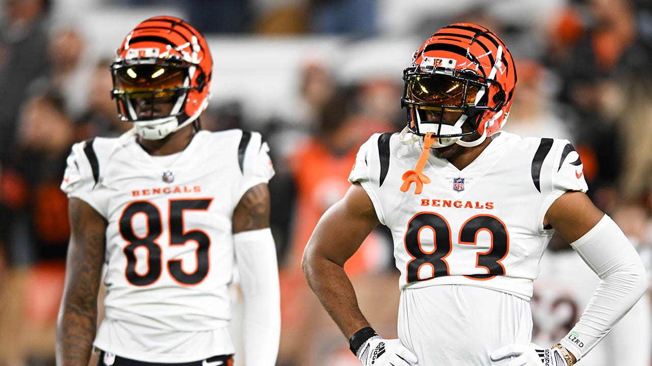 Cincinnati Bengals wide receiver Tyler Boyd (83) wears a jersey