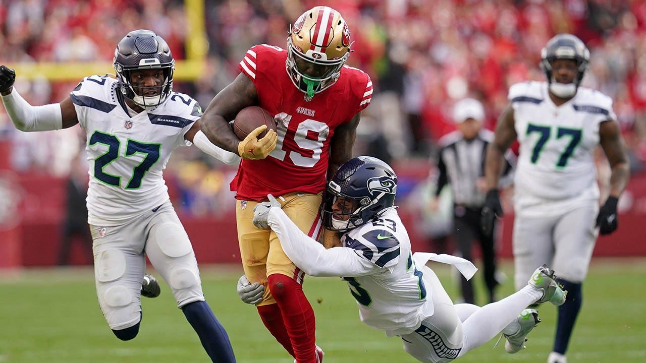 Photos: 49ers win Wild Card playoff over the Seahawks at Levi's