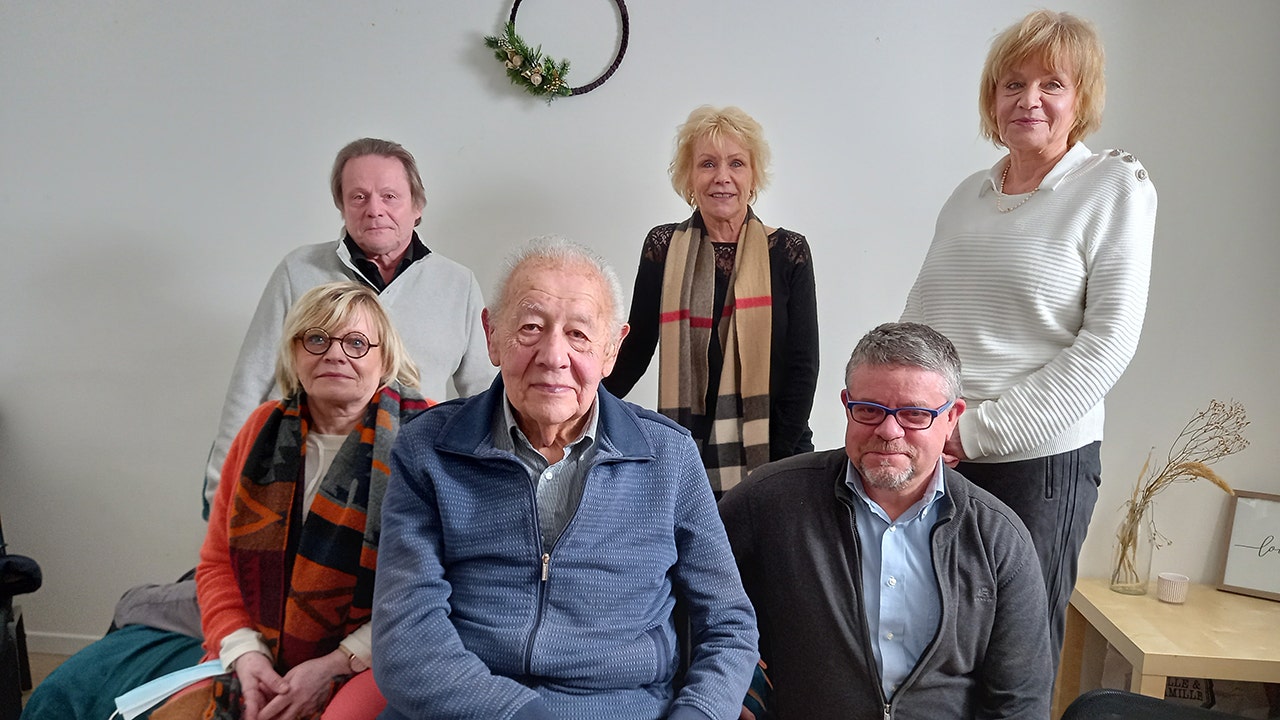 Holocaust survivor is finally reunited with the family that saved his life