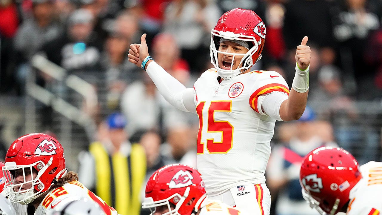 Raiders vs. Chiefs score, live play-by-play