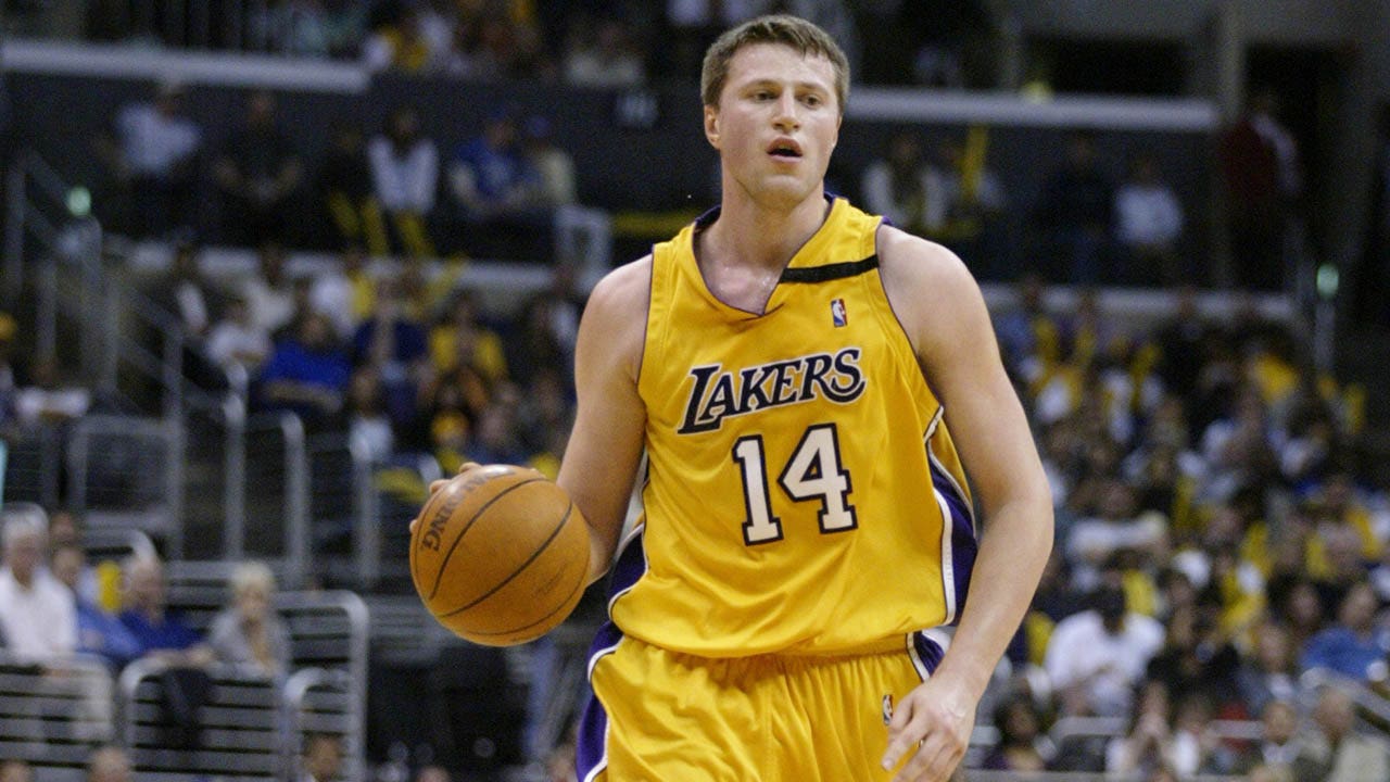 Former NBA player selling Lakers championship rings to help kids in Ukraine  - Sports Collectors Digest