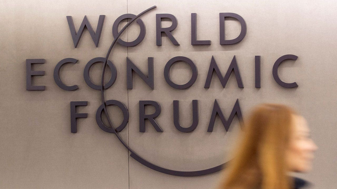 Recession fears loom as WEF summit begins