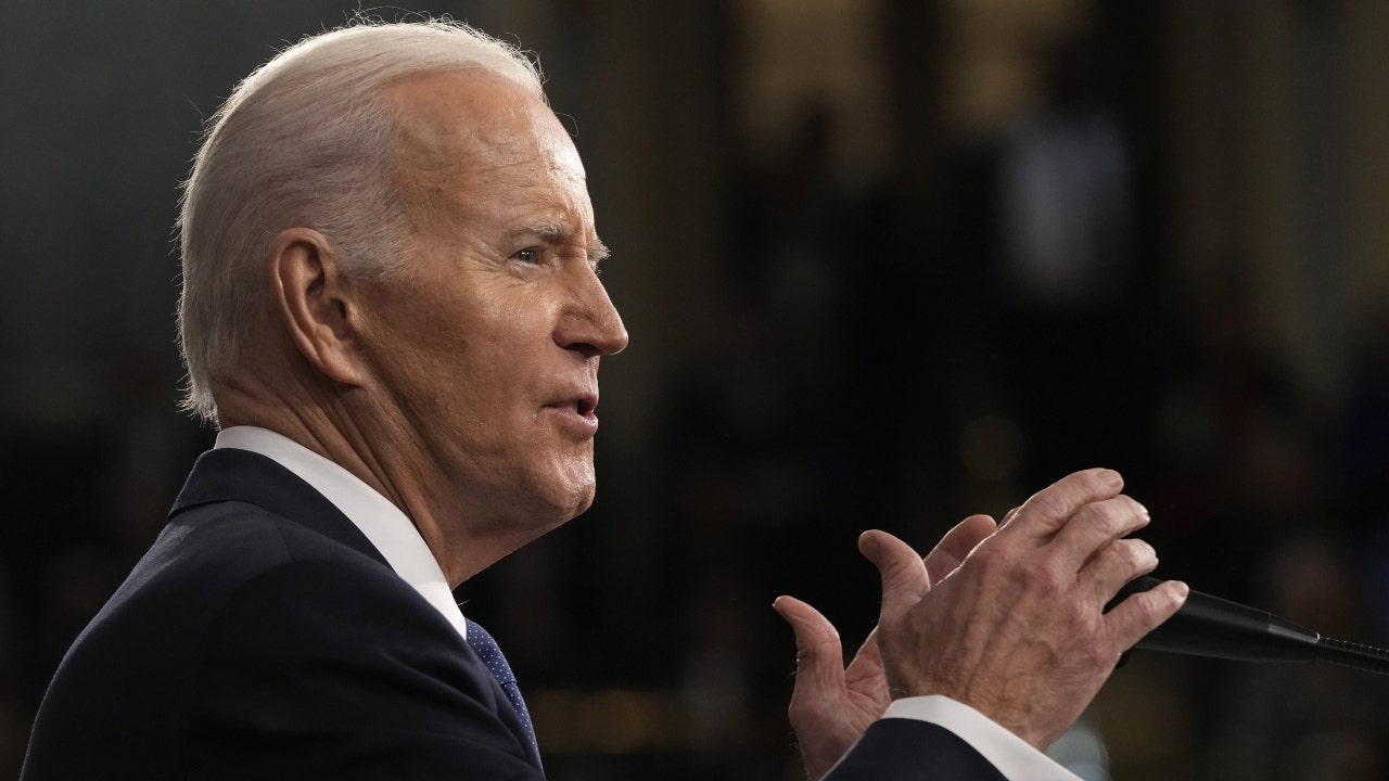 Gold Star parents call on Biden to 'take responsibility' for suicide bombing during Afghanistan withdrawal