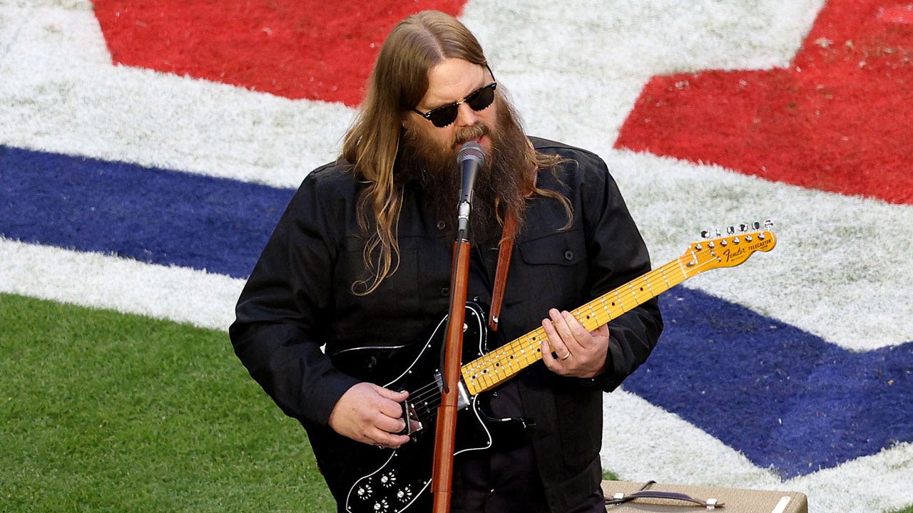 Chris Stapleton kicks off Super Bowl 2023 with country-style national  anthem