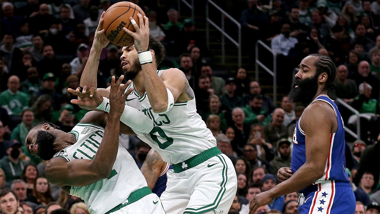 Celtics’ Jaylen Brown reportedly suffers facial fracture after taking elbow from teammate
