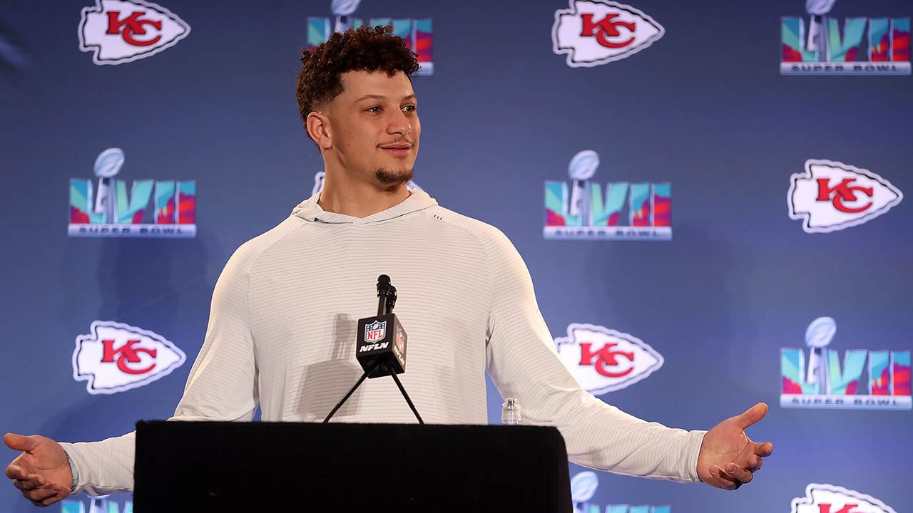 Chiefs' Patrick Mahomes falls for Rihanna prank question at presser by former NFL star Brandon Marshall | Fox News