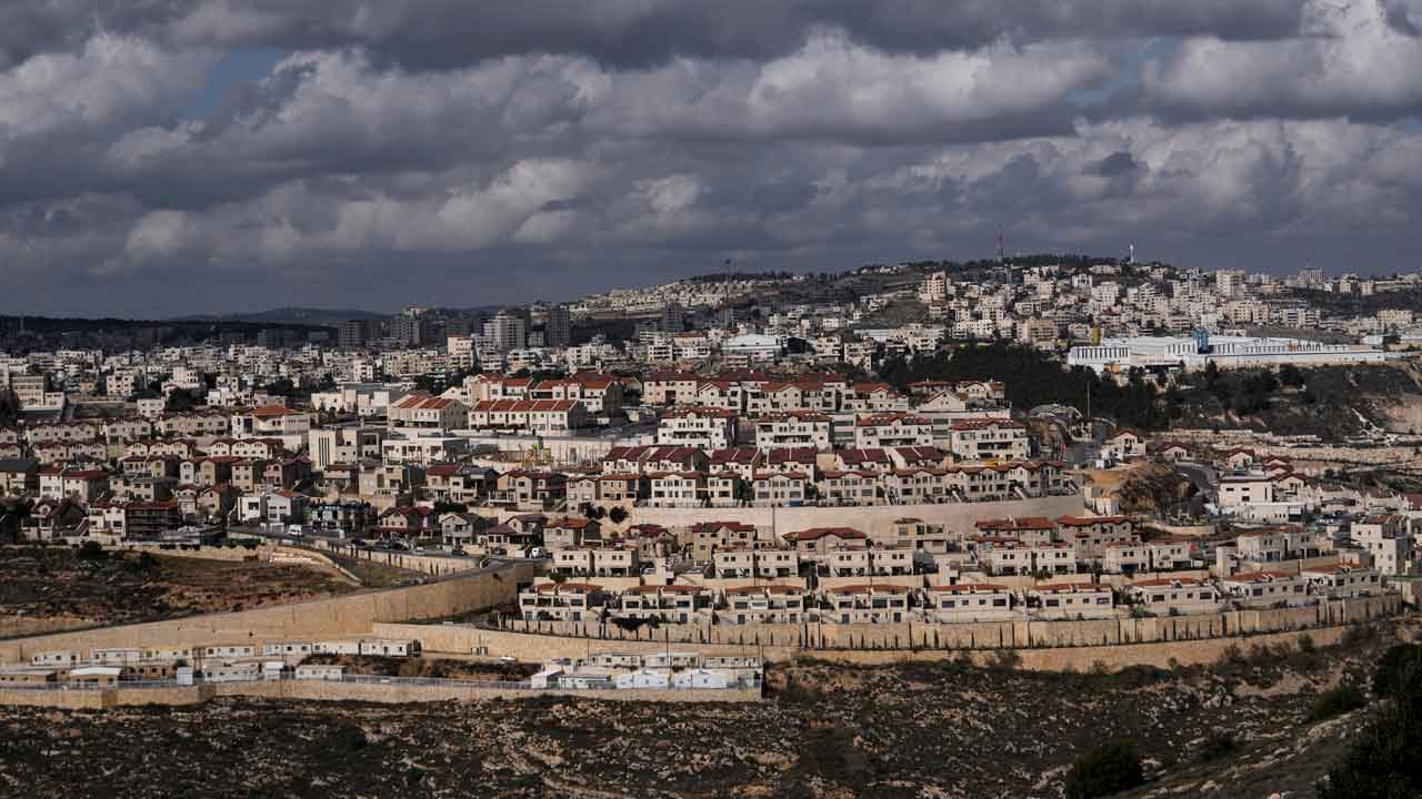 UN rips Israel over West Bank settlement construction