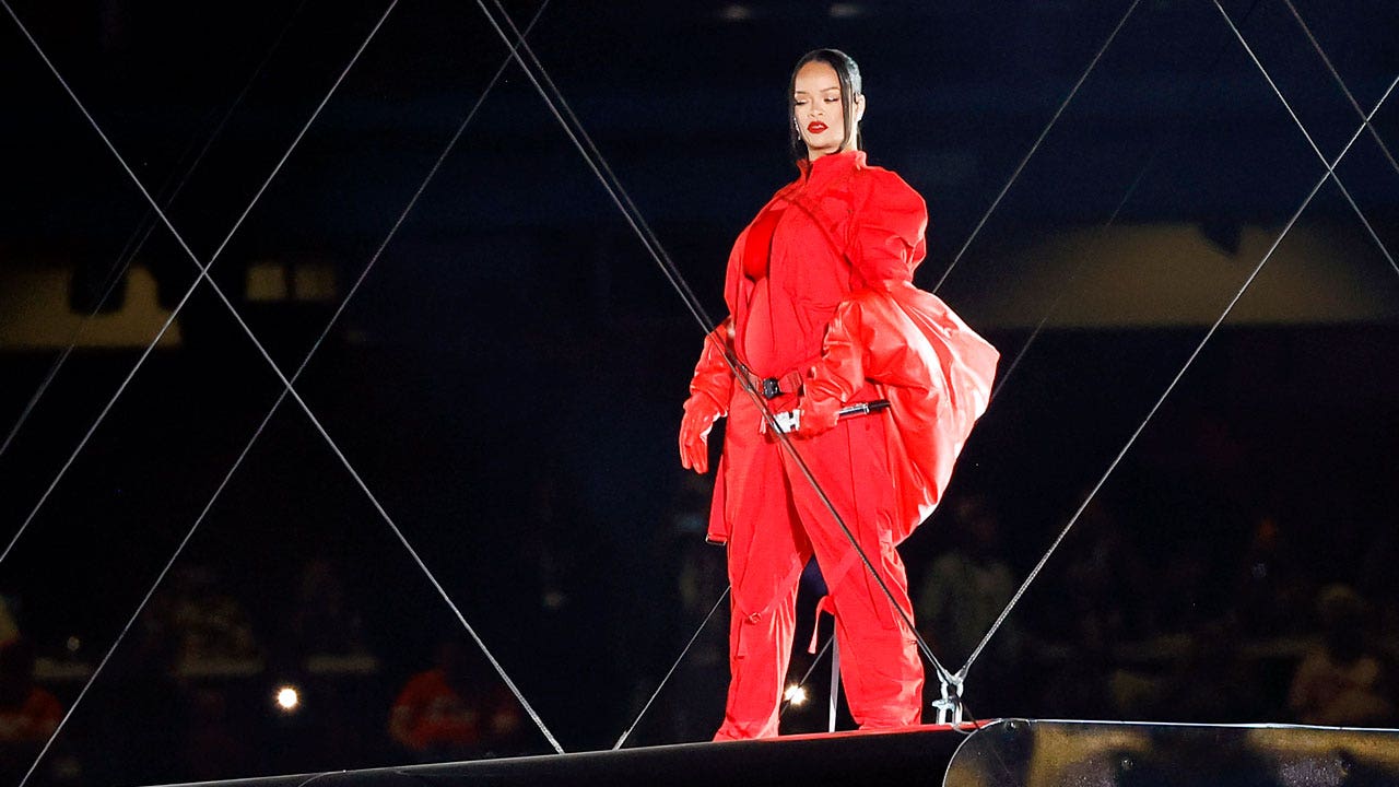 Rihanna returns to stage at halftime show for Super Bowl 2023
