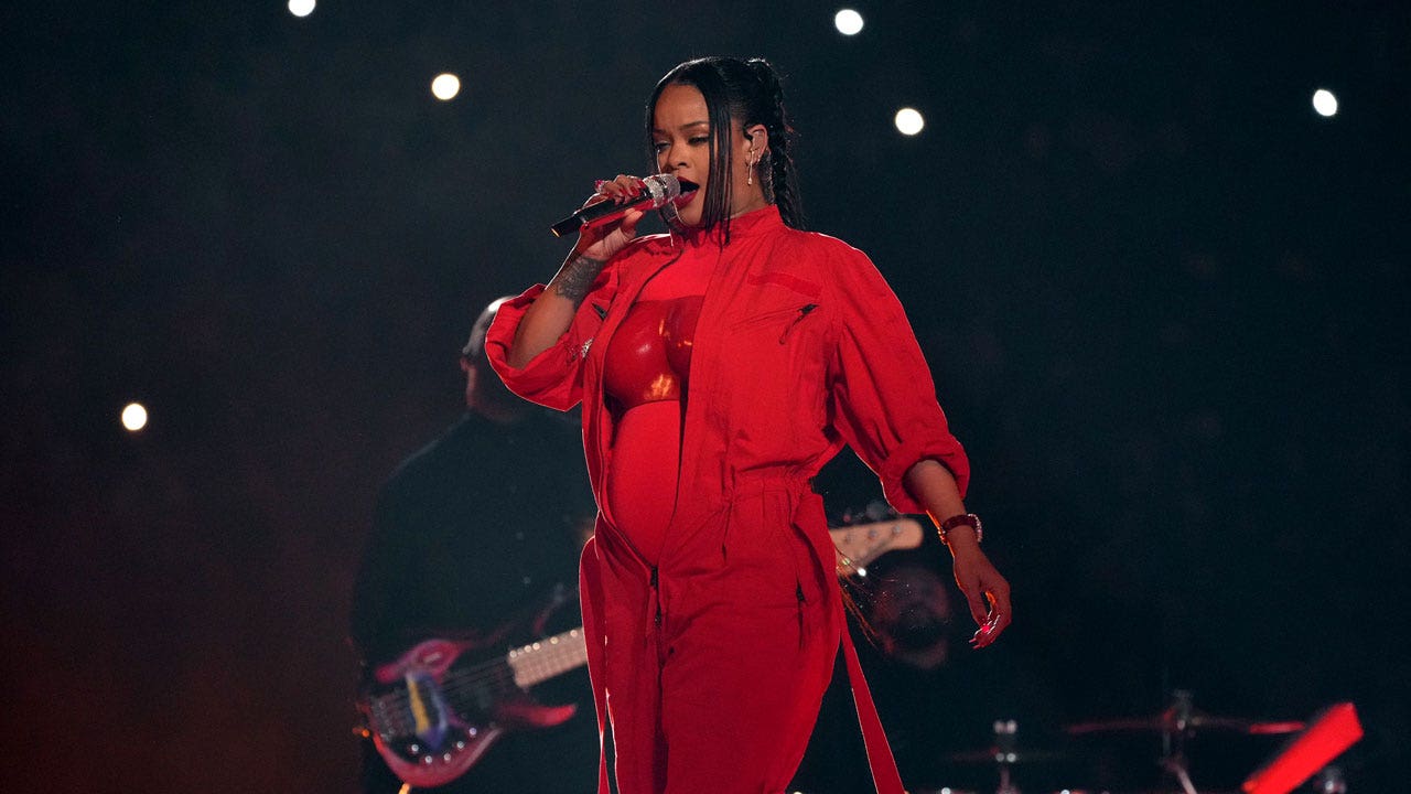 Pregnant Rihanna performs Super Bowl 2023 halftime show