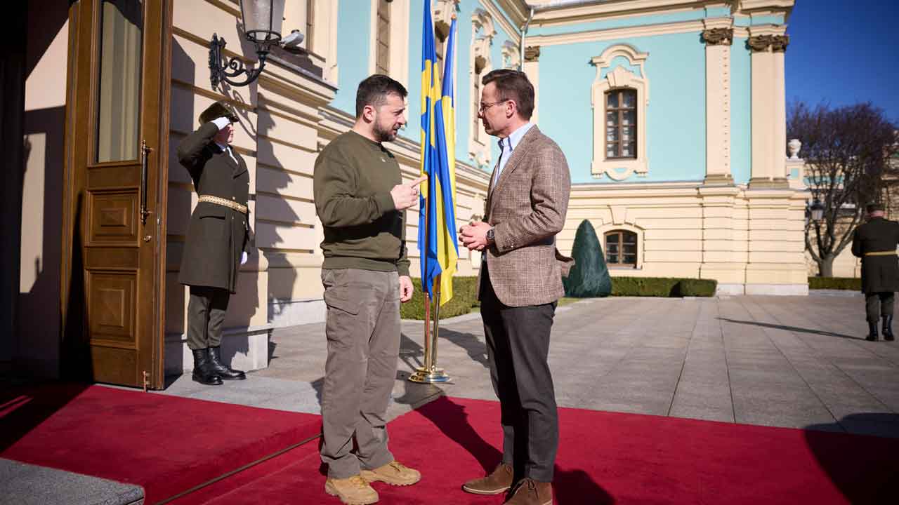Sweden pledges to send artillery cannons to Ukraine 'as soon as possible'