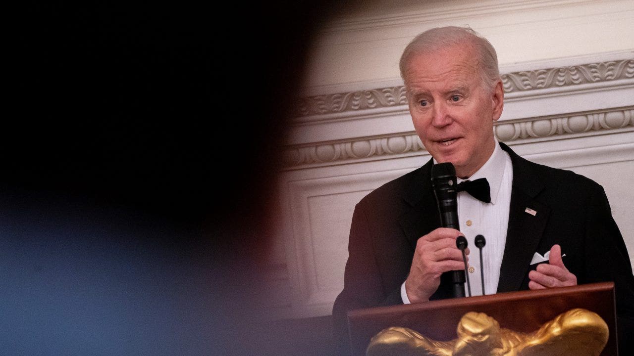 Biden’s balloon response continues admin's pattern of keeping quiet on domestic crises