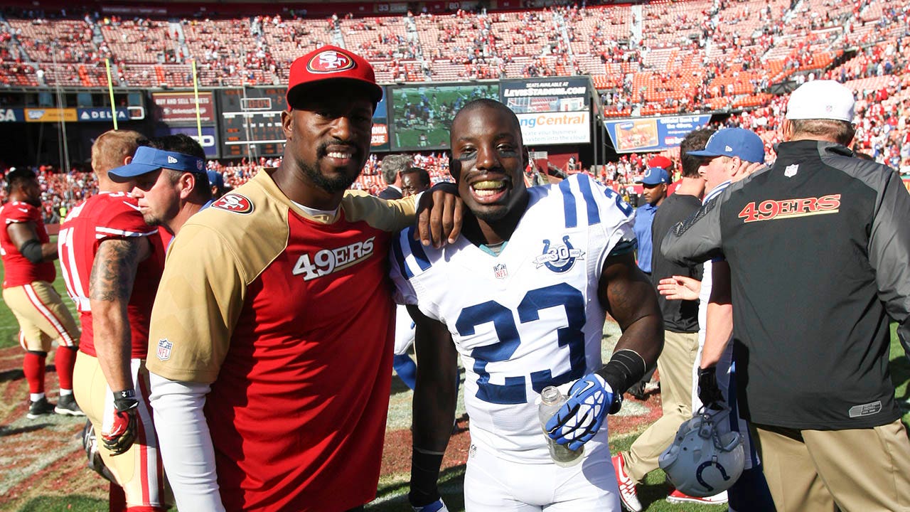 Read more about the article Ex-NFL star Vernon Davis breaks silence on brother Vontae’s death