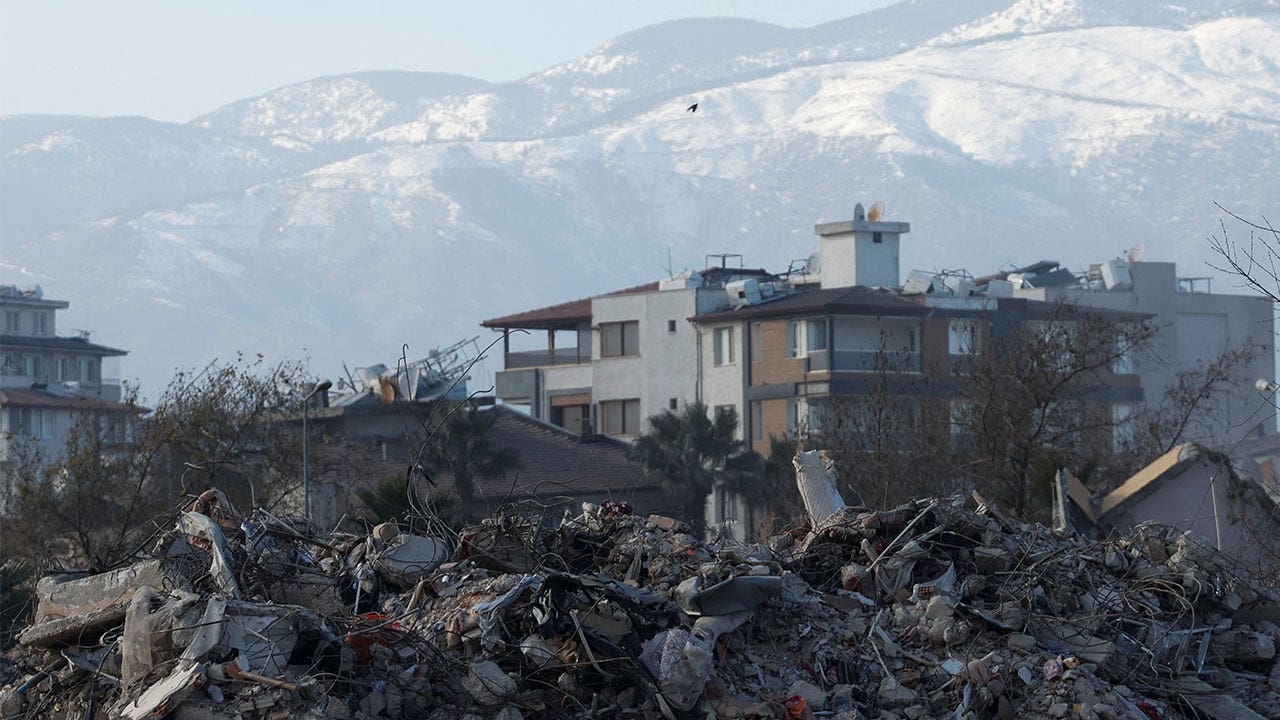 Turkey faces post-earthquake water shortage, disease risks