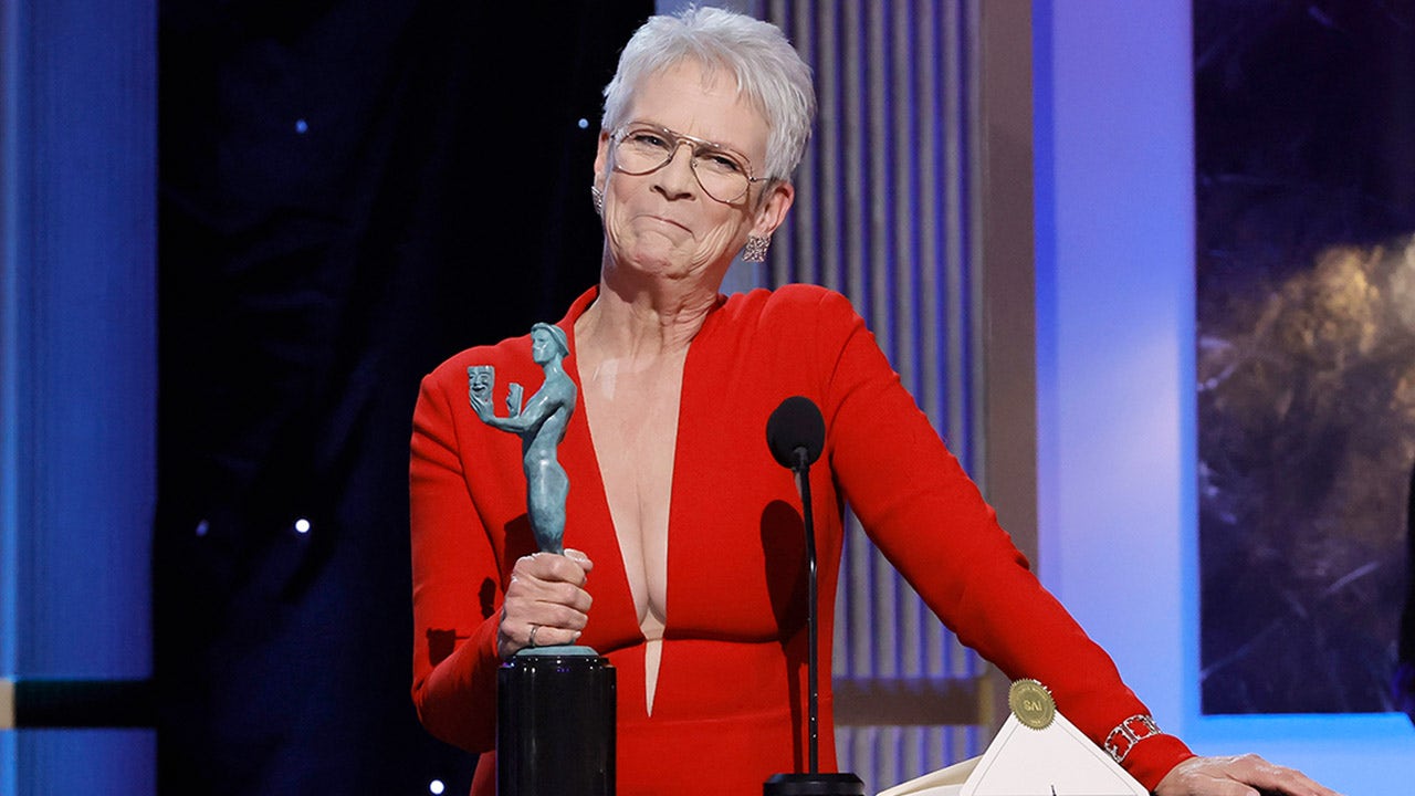 Jamie Lee Curtis thanks ‘nepo baby’ status for stardom while accepting SAG award: ‘This is just amazing!’