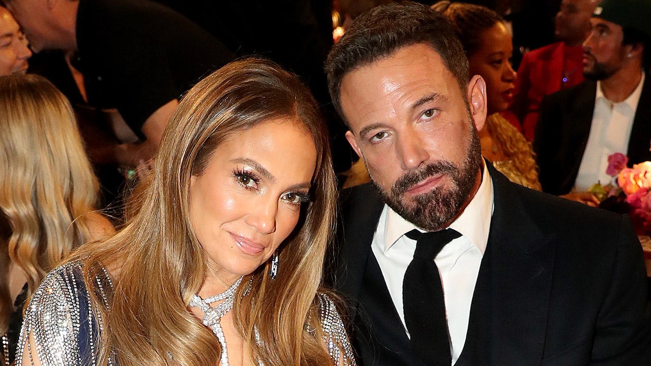Jennifer Lopez and husband Ben Affleck had 'the best time' at the Grammys despite his 'miserable' viral memes