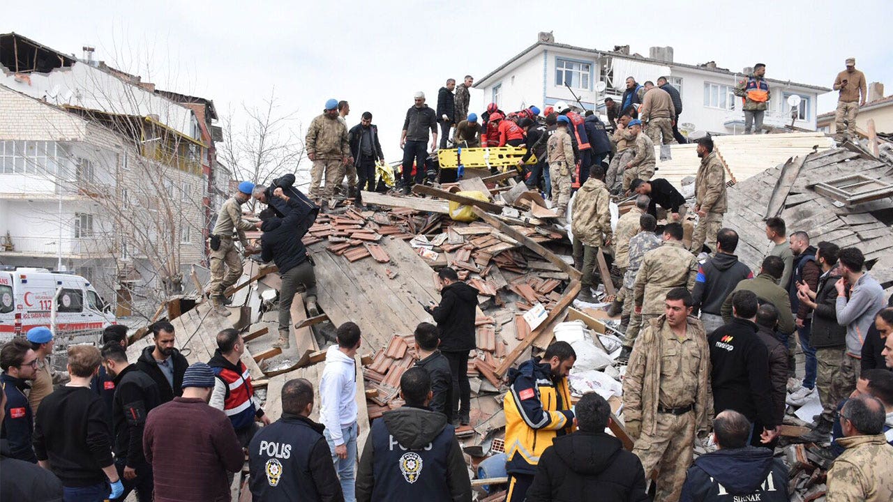 New 5.6 magnitude earthquake hits Turkey, killing one person