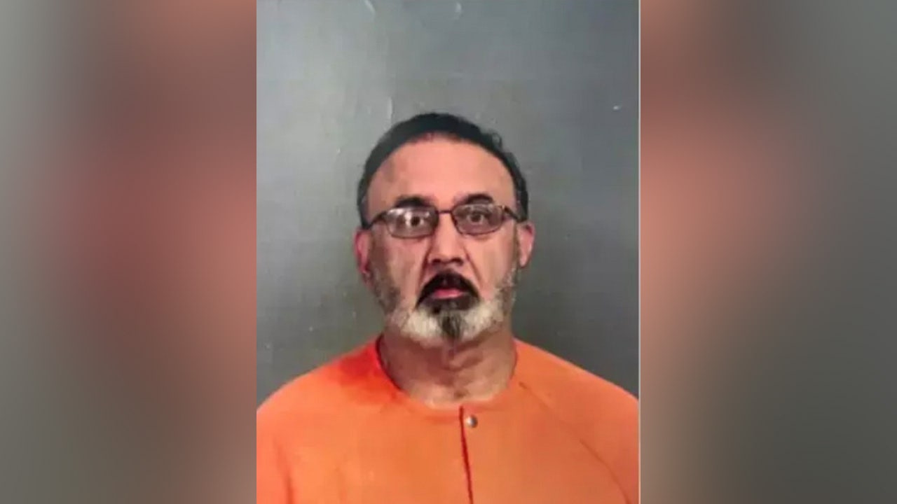 News :Michigan family doctor arrested after planning to pay 15-year-old $200 for sex: sheriff