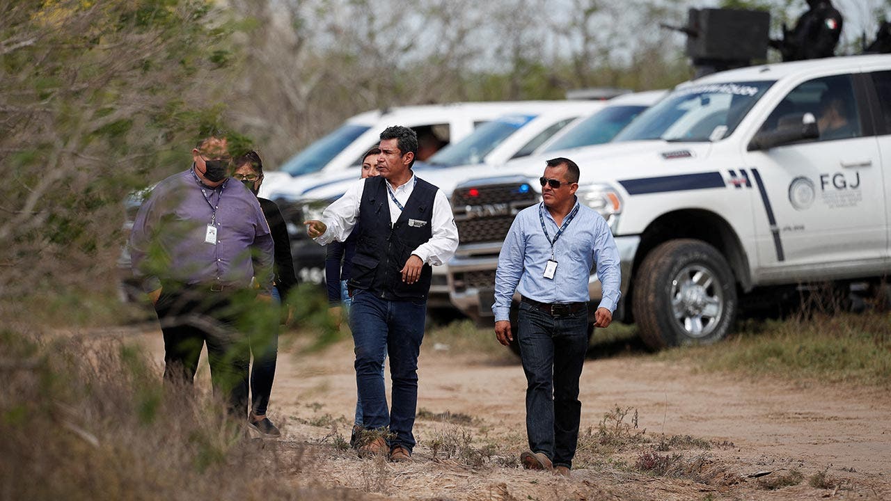 Senators push bill designating cartels as 'terrorist organizations' after Americans killed in Mexico