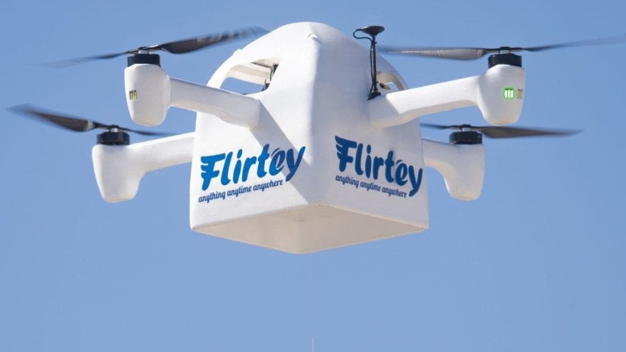 Cómo los drones están revolucionando la entrega al volar por los cielos
