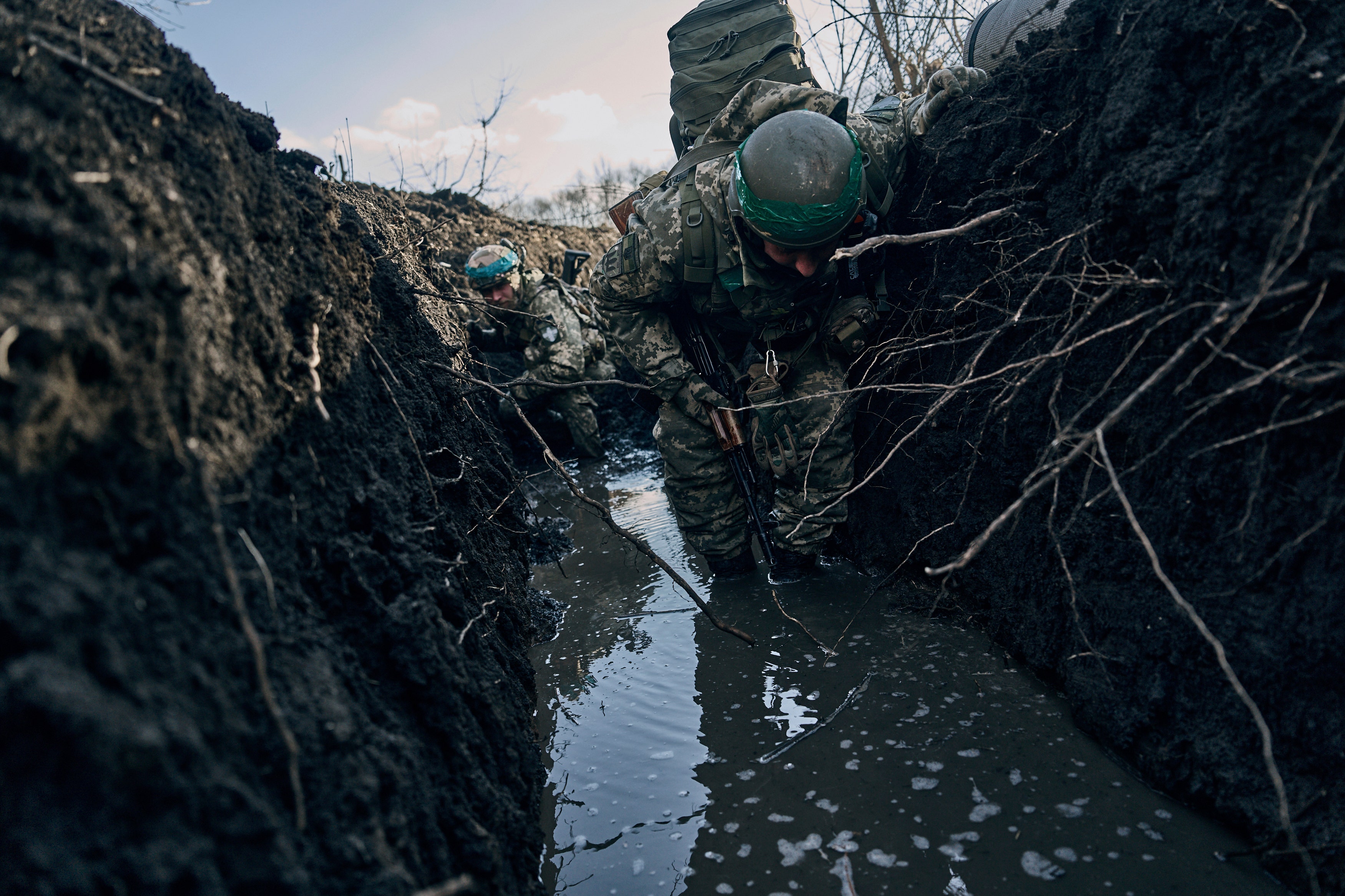 Под бахмутом. Военные фото. Российские разведчики. Российский солдат. Солдат Российской армии.