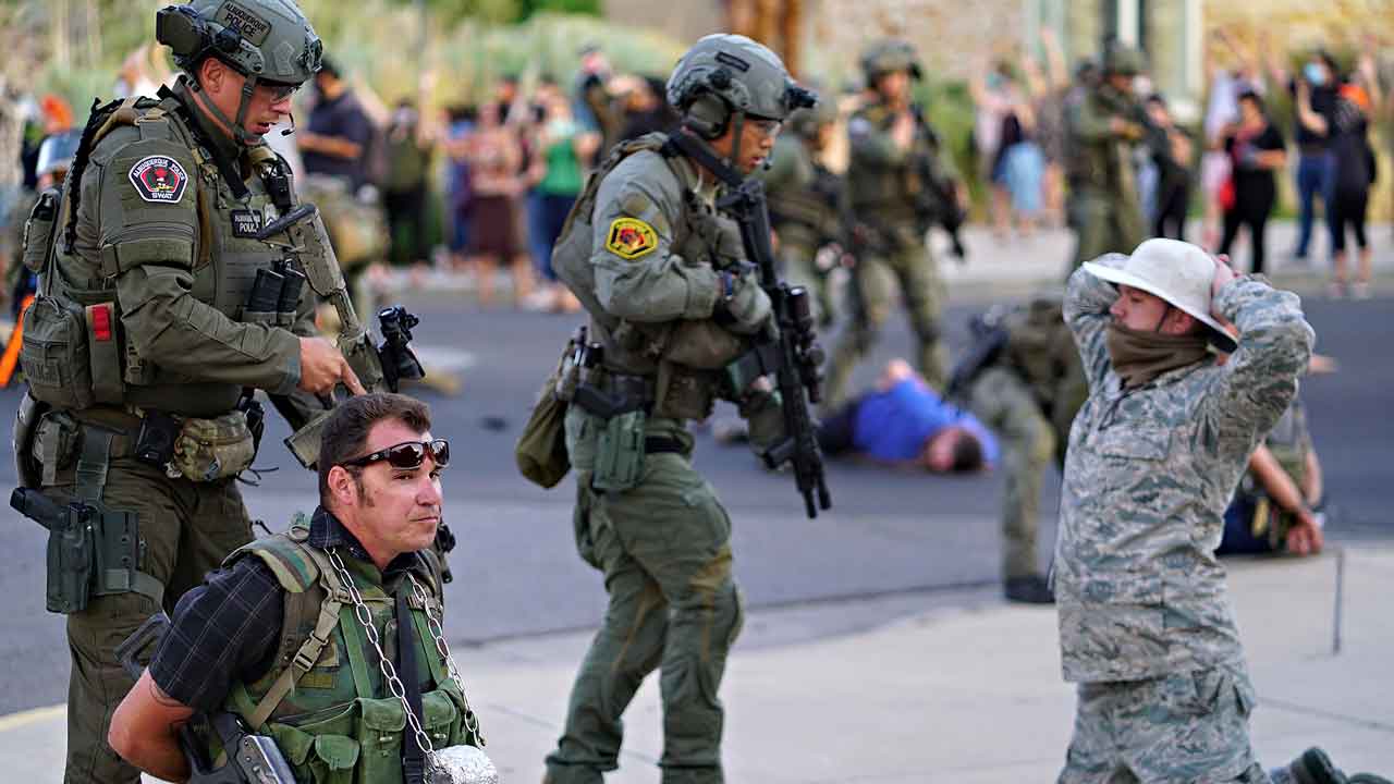 NM lawmakers advance legislation to rein in paramilitary patrols near the international border