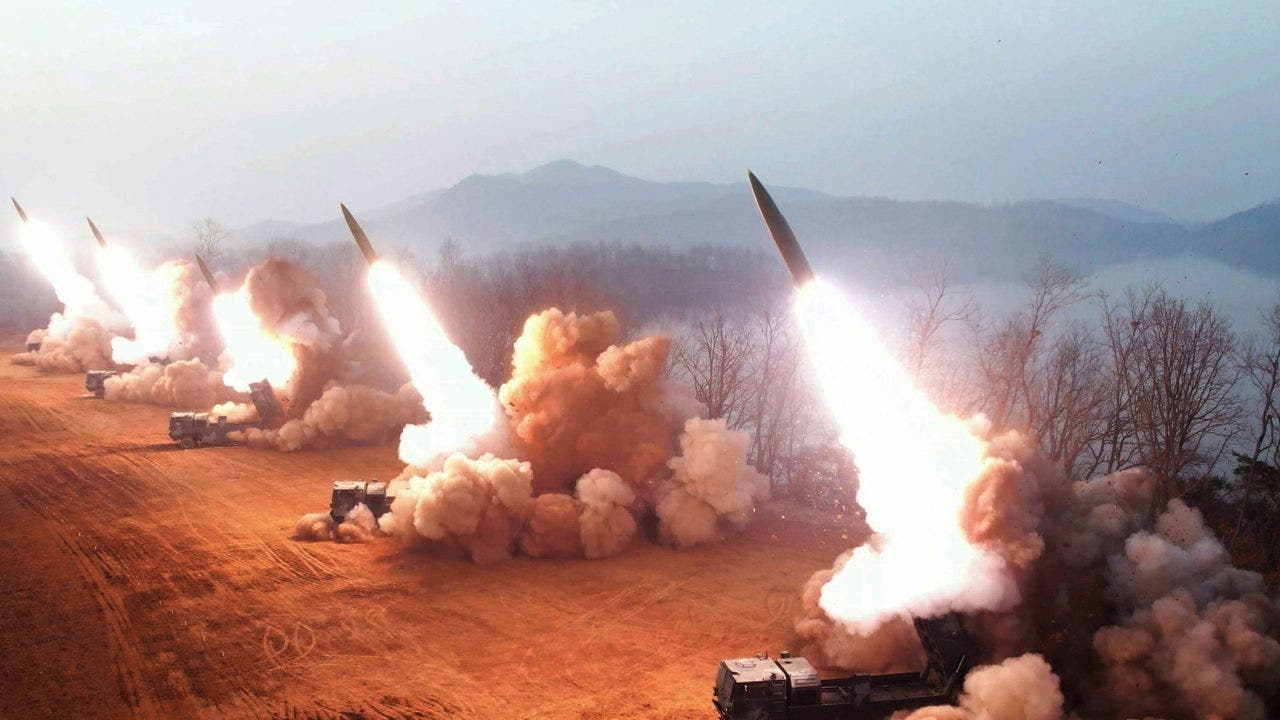 Nordkorea führt eine Militärübung mit scharfer Munition durch, bei der eine Invasion Südkoreas simuliert wird