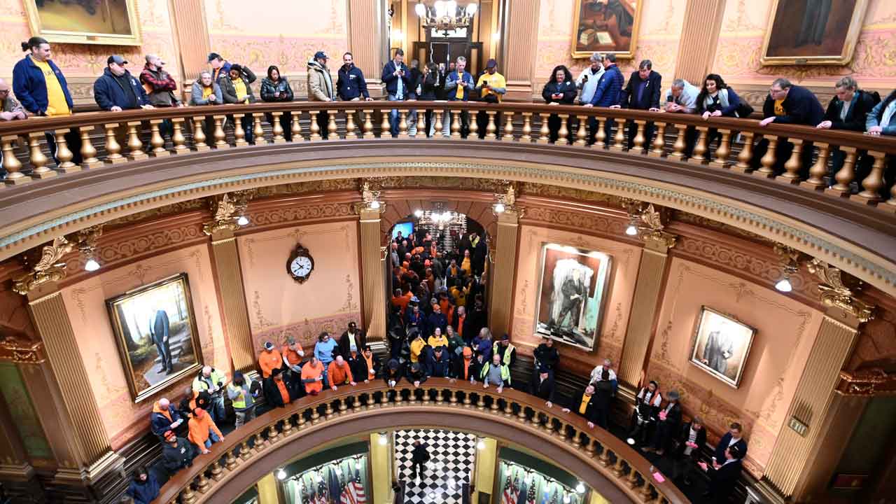 Michigan Senate Democrats vote to repeal decade-old ‘right-to-work’ law