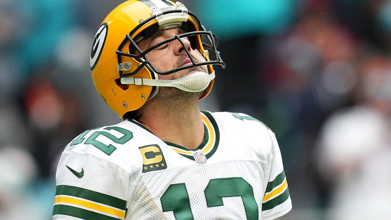 Aaron Rodgers says Packers are 'close' as big game looms