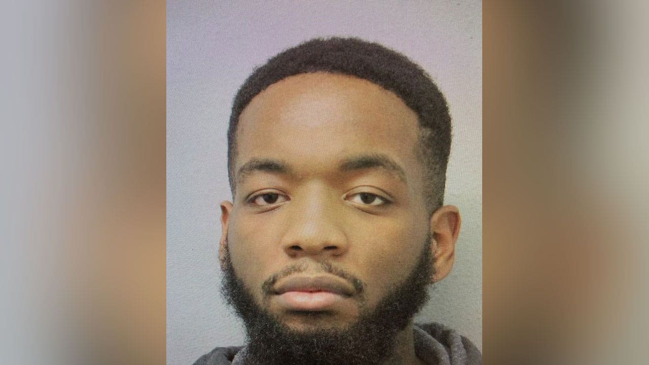 Houston father charged with murder of 2-year-old daughter following chase, standoff