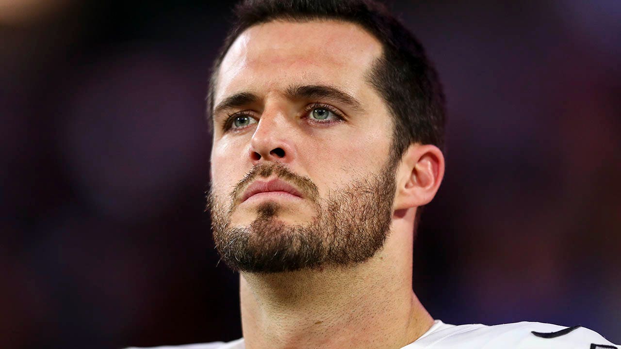 Derek Carr issues apology to Raiders fans: ‘They just didn’t get my best’