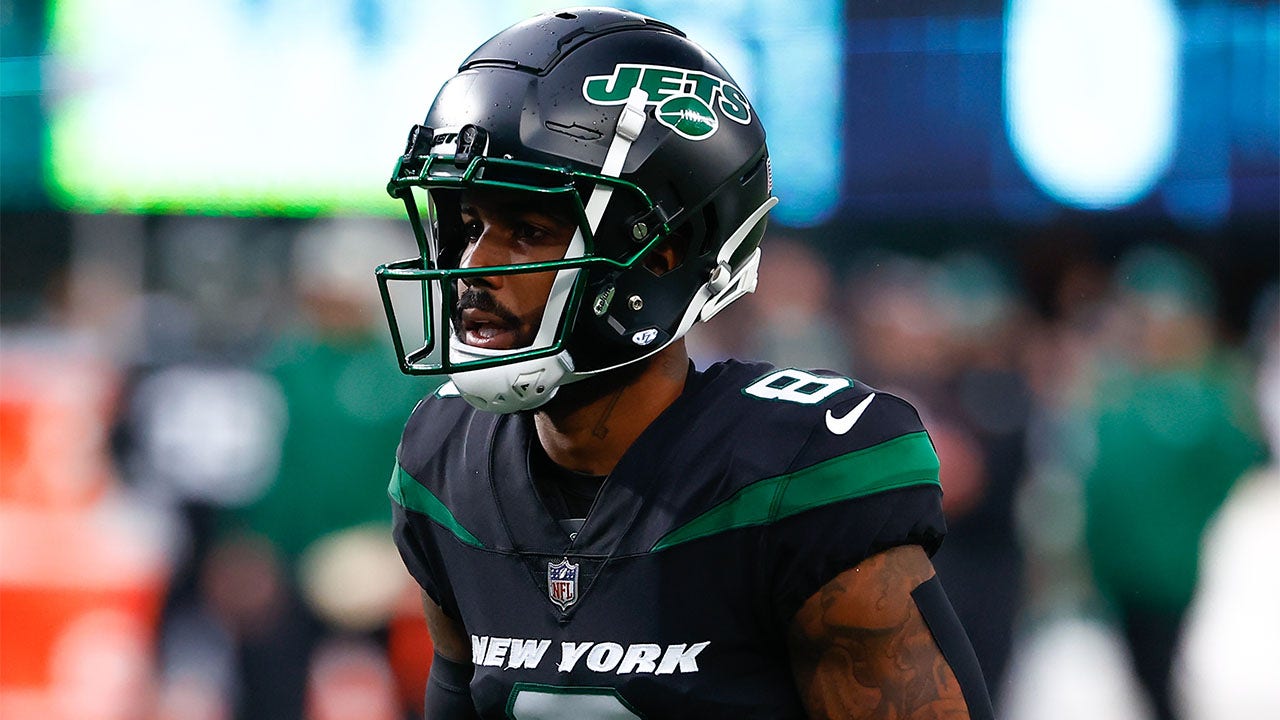 Jets trade wide receiver Elijah Moore amid flurry of moves: report