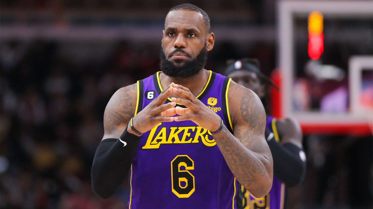 Lakers' LeBron James: 'If You Know Me I Ain't Paying the 5' for Twitter  Verification, News, Scores, Highlights, Stats, and Rumors