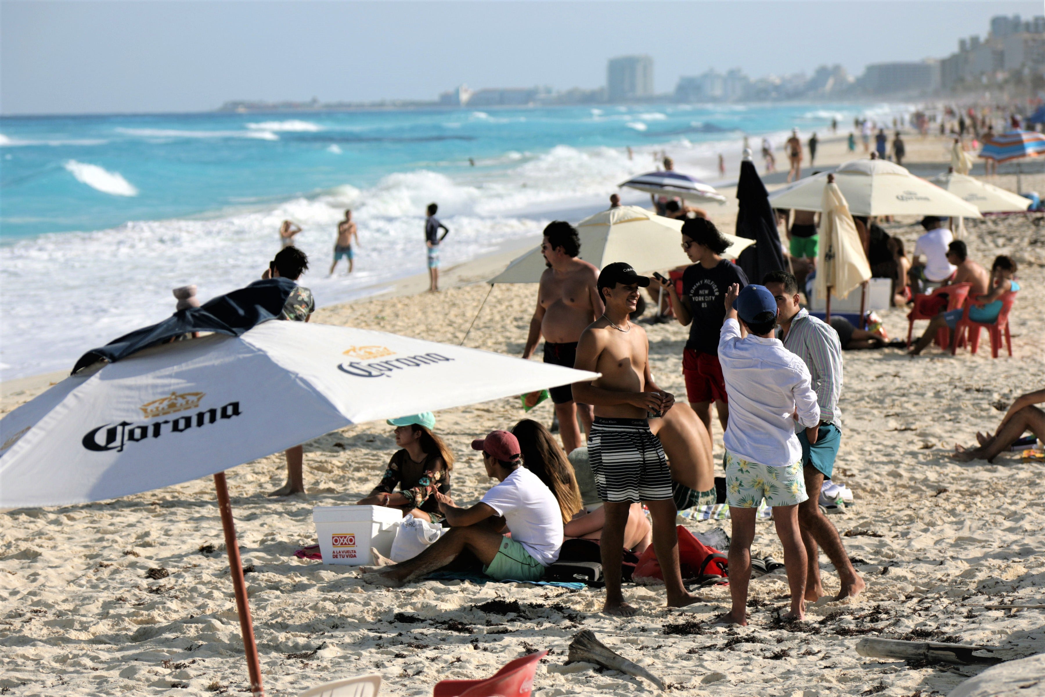 Cancun taxi drivers throw wrench in spring break plans as Americans