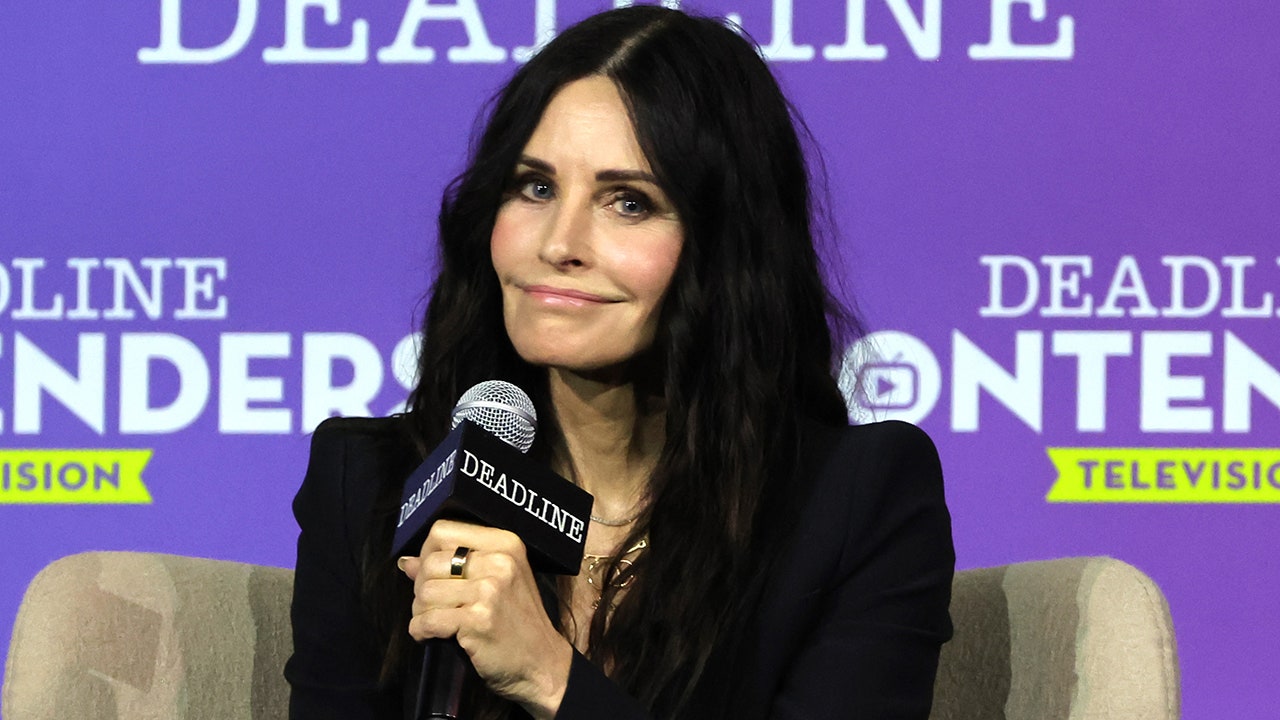 'Friends' star Courteney Cox almost left Hollywood in the '80s, father told her it was 'time to pack it in'