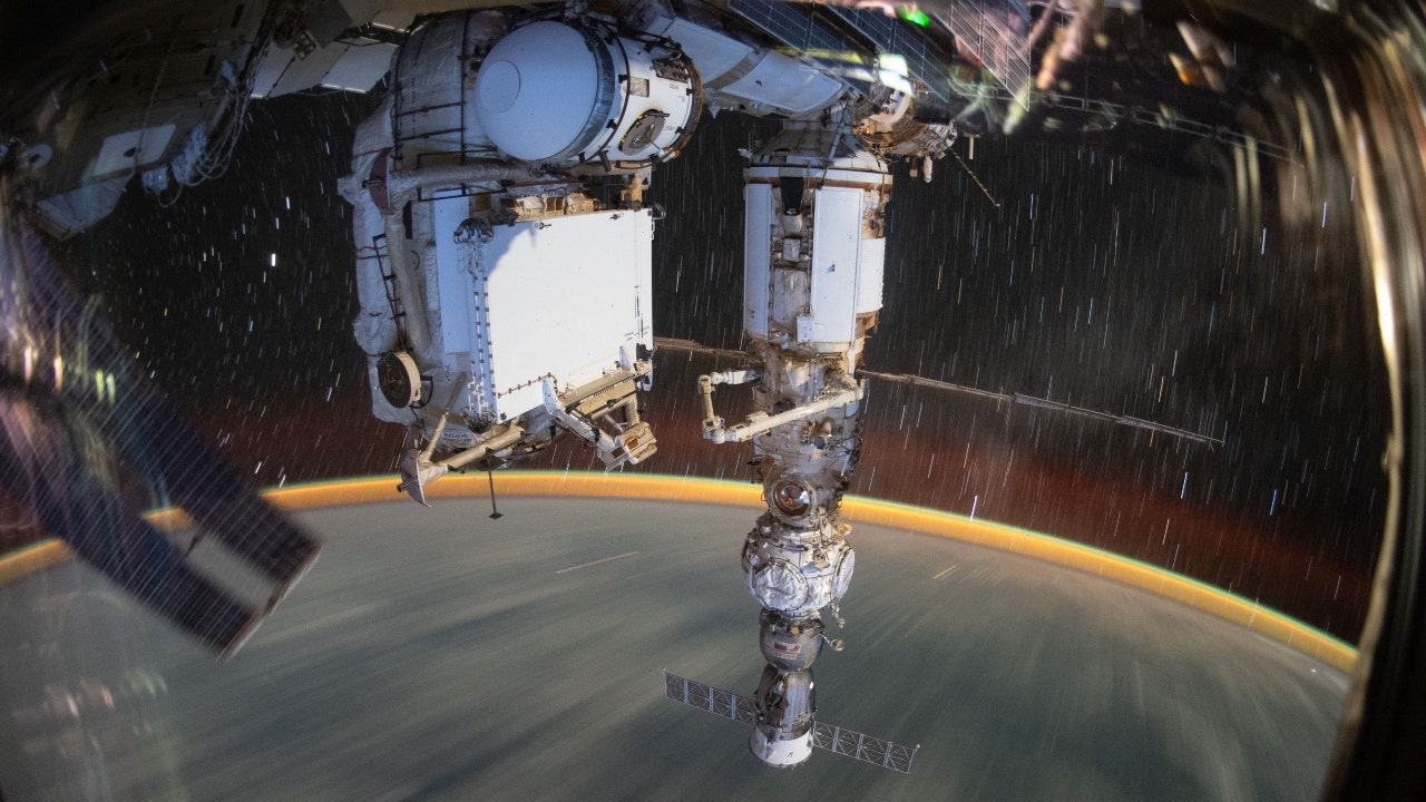 NASA wants 'space tug' to bring International Space Station safely down
