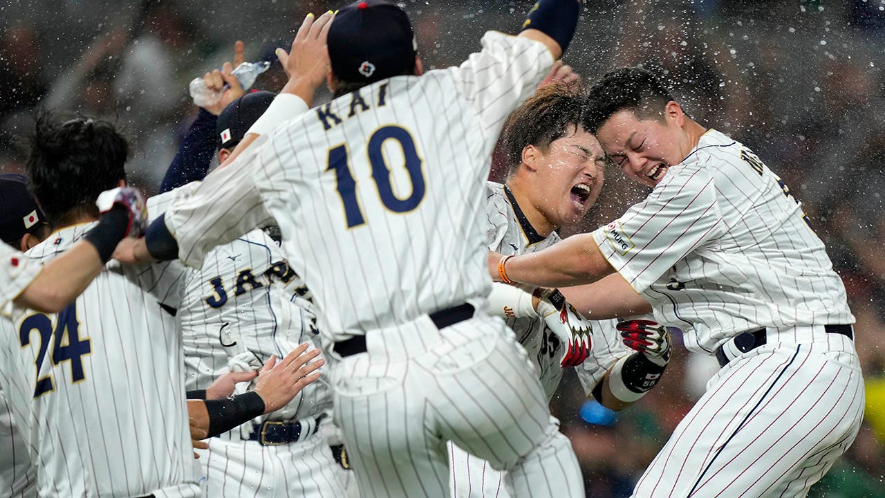 Japan puts together epic rally to oust Mexico, advance to World Baseball Classic final