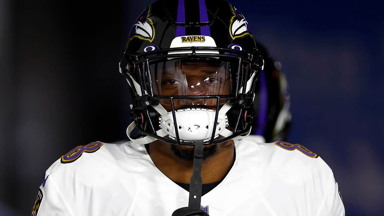 Lamar Jackson's NFL colleagues turn up the heat after Ravens tag