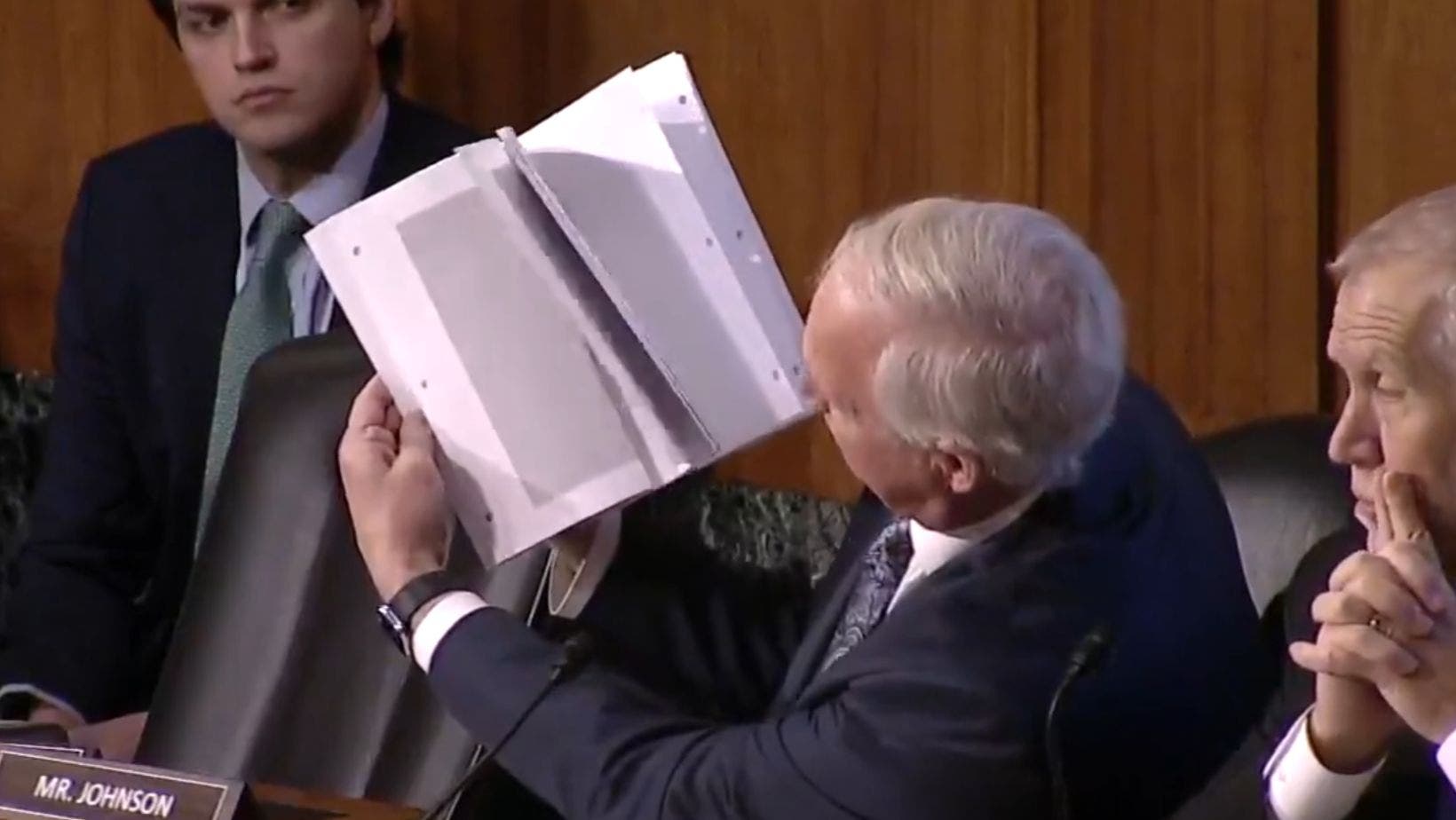Sen. Ron Johnson confronts HHS secretary over redacted Fauci emails on COVID-19 origins