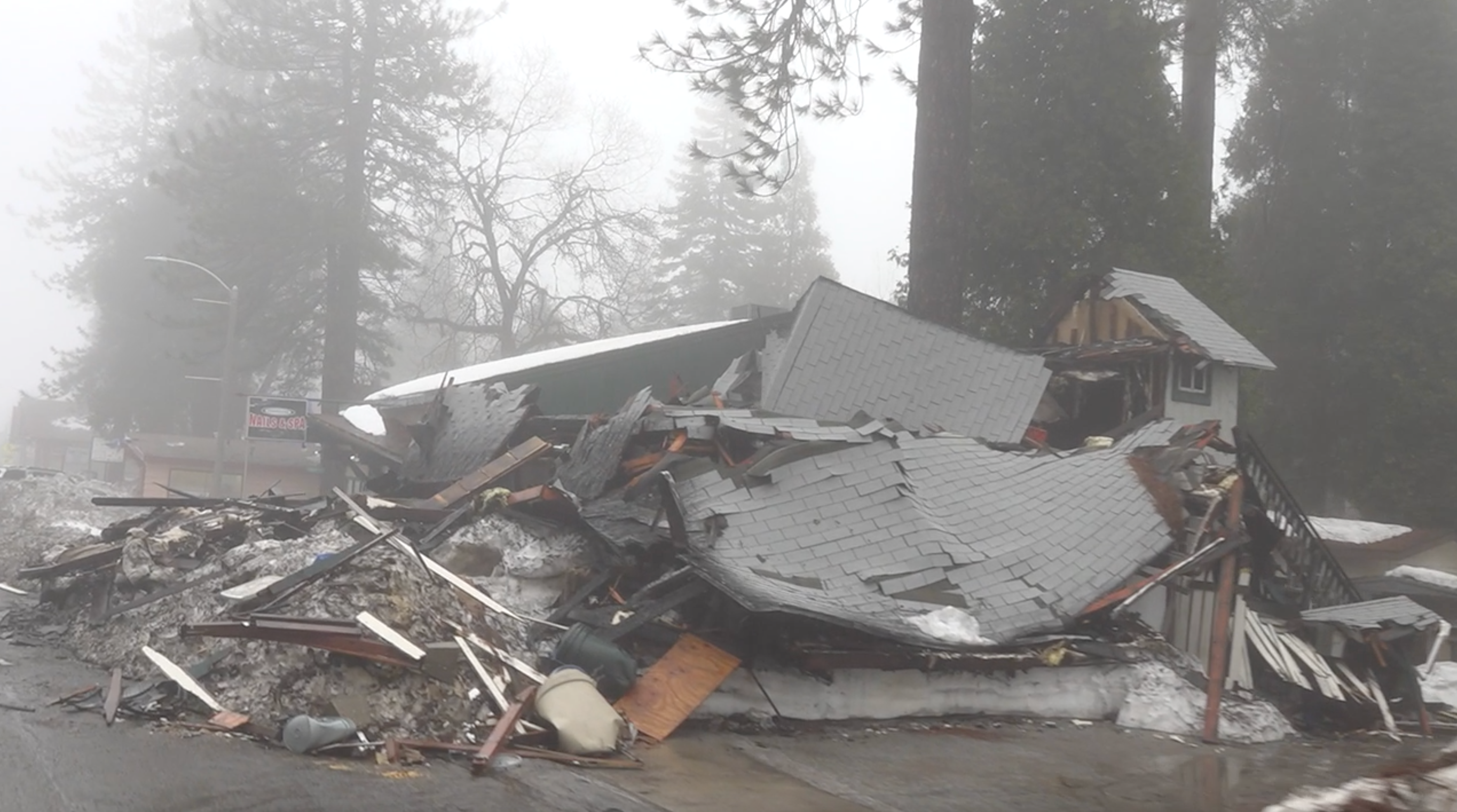 SoCal mountain communities still clearing snow from rare blizzard, others trapped weeks later