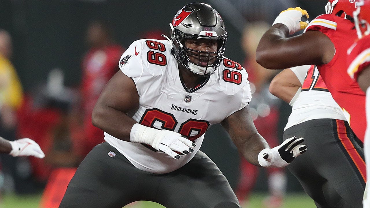 REPORT: Bengals set to sign former Bucs offensive lineman Alex Cappa