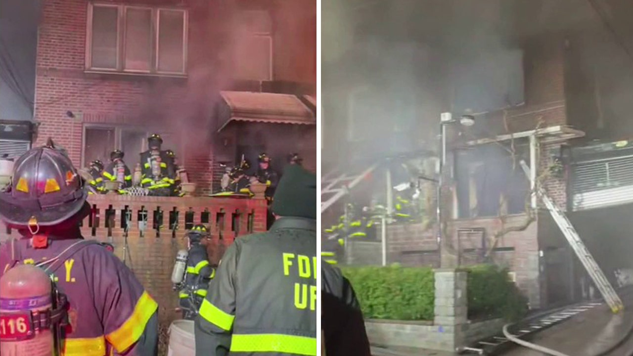 FDNY responds to five-alarm blaze in Queens, eight firefighters injured