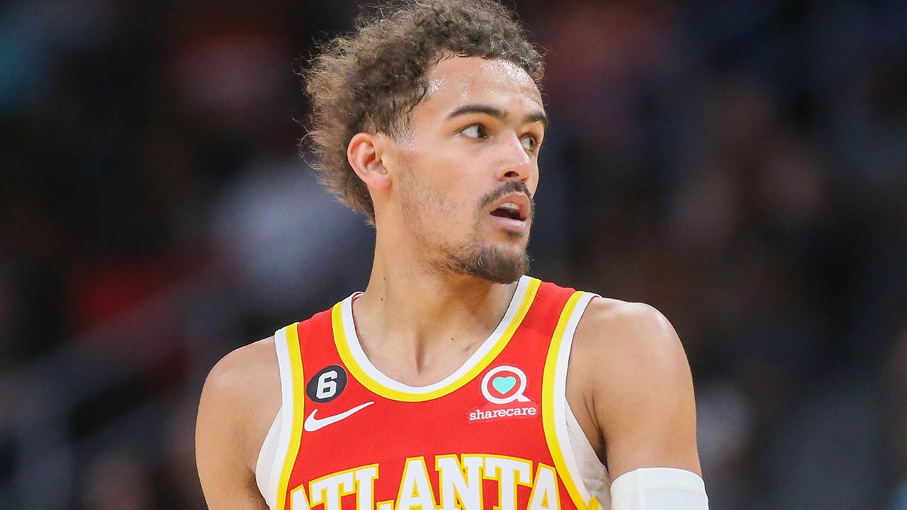 Hawks’ Trae Young gets ejected for hard pass to referee