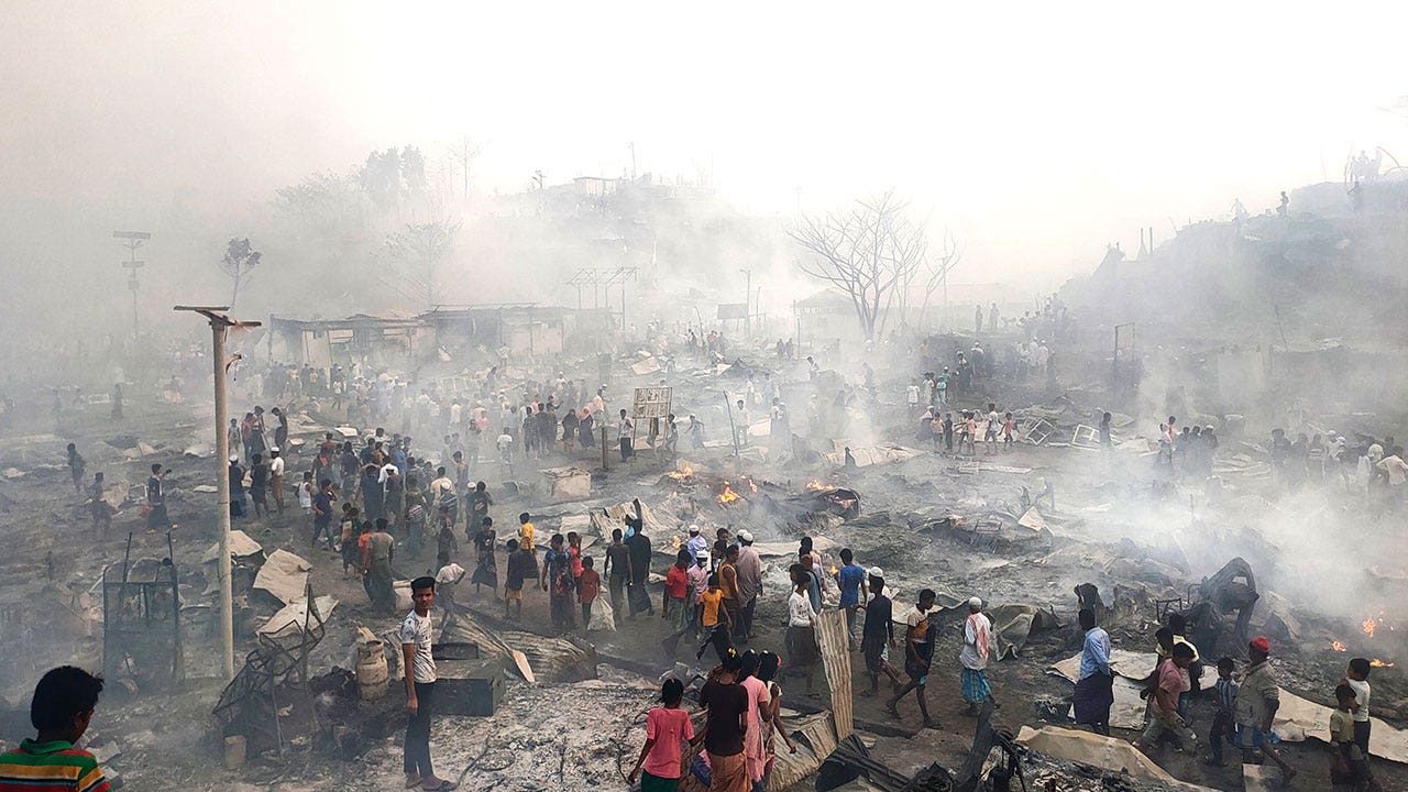 Refugee camp fire in Bangladesh leaves thousands of Muslims from Myanmar homeless