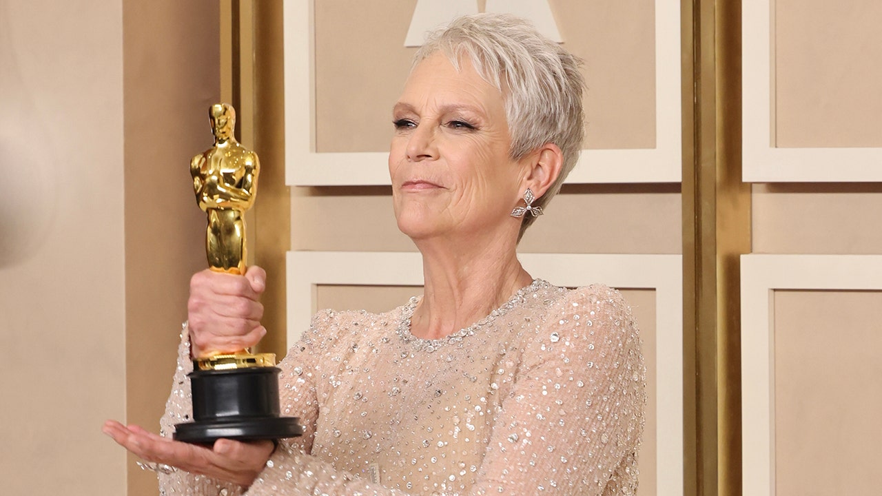 Actress Jamie Lee Curtis Reveals De Gendered Oscar Award Sits In Her Office Theres No