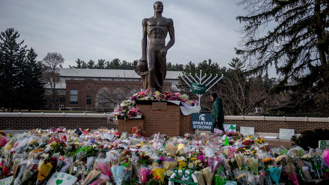 Following shooting, Michigan State to close most buildings to public at night