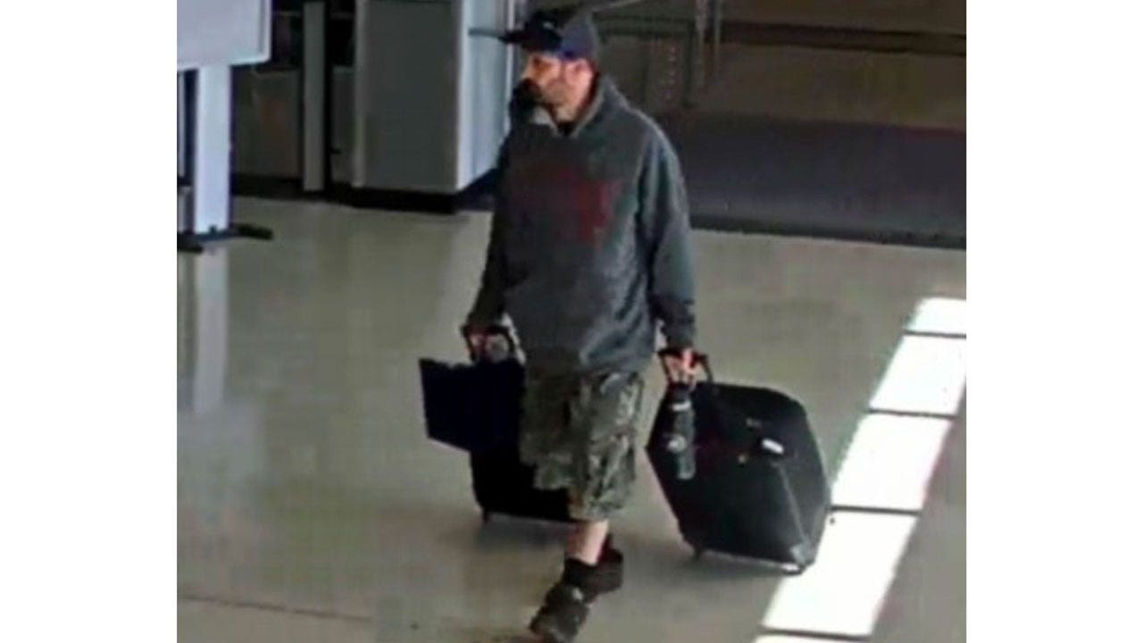 Pennsylvania man carrying explosives in airport luggage held without ...