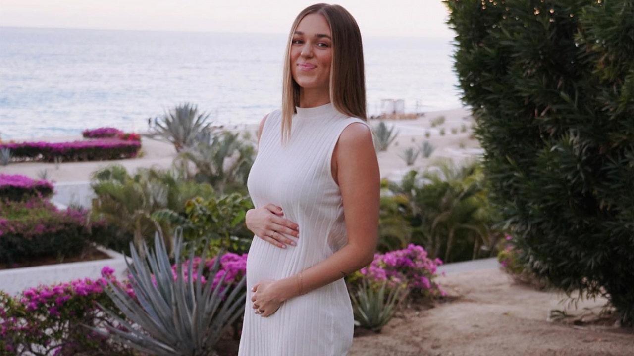 'Duck Dynasty' star Sadie Robertson reveals she's 'less shallow' during second pregnancy