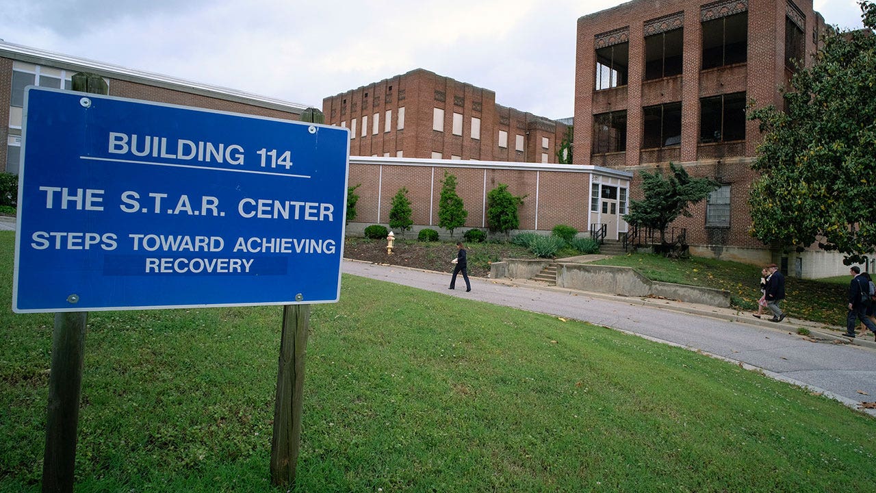 Black mental patient pinned down, smothered to death by deputies at Virginia hospital, prosecutor says