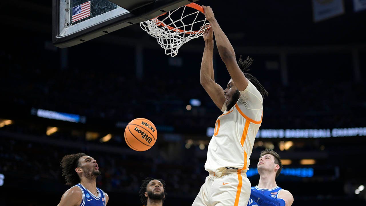 Tennessee advances to Sweet 16, eliminates Duke in Blue Devils' first  tournament without Coach K | Fox News