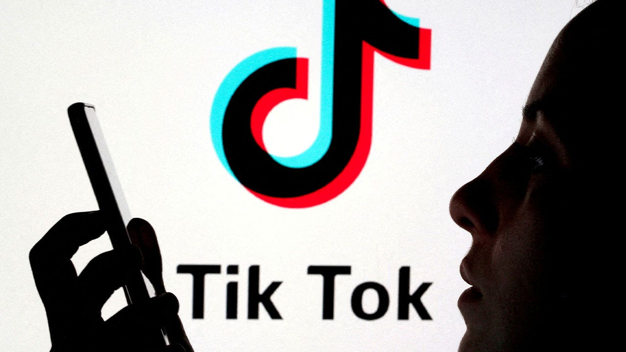 News :Why TikTok is so hard to ban in the US, according to experts